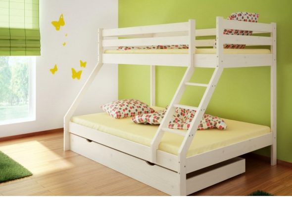 lit blanc pour deux enfants