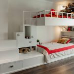 design intéressant d'un lit à deux niveaux