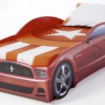 lit de voiture de sport rouge