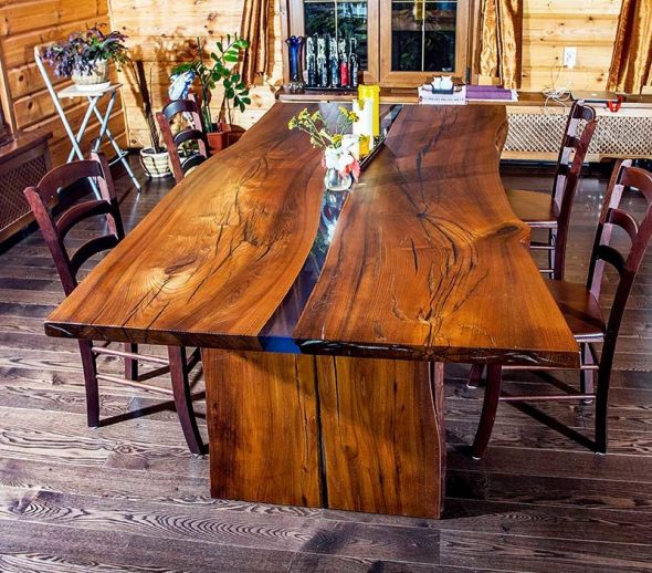 table en bois naturel