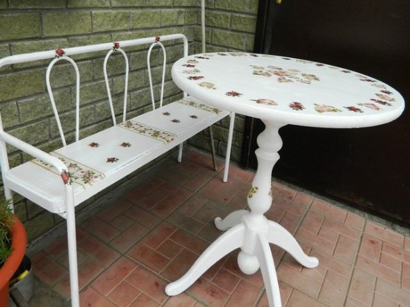 Decoupage table ronde