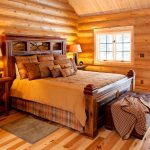 lit en bois massif dans la photo intérieure