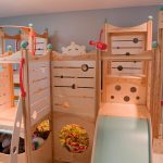 lit d'enfant avec toboggan et échelle