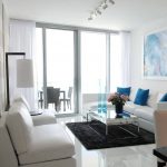 mobilier blanc dans un intérieur moderne