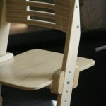 Chaise en bois contreplaqué pour bébé