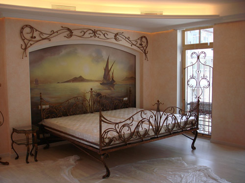 Papiers peints à la tête du lit - une chambre design simple et élégante