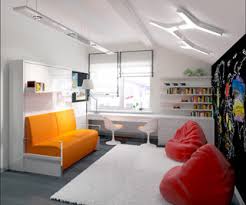 Solutions célèbres pour petits appartements - canapé pliant