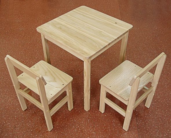 set table 2 chaises pour enfants d'un arbre