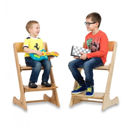 Photo de chaise de croissance en bois pour enfants