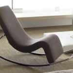 chaise ergonomique avec repose-pieds