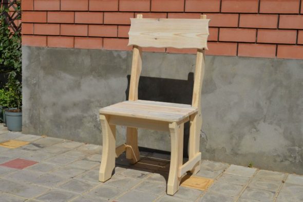 Chaise de jardin en bois