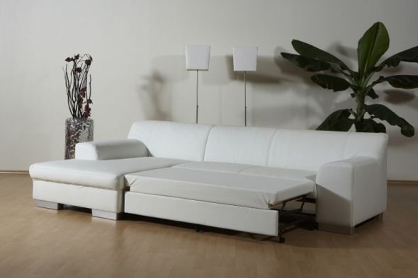 Canapé d'angle blanc en éco-cuir