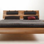 lit en bois massif moderne