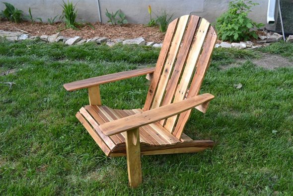 membuat kerusi atau kerusi yang diperbuat daripada kayu
