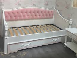 Canapé-lit droit avec deux tiroirs ou une couchette