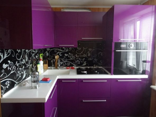 coin cuisine noir et violet