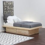 lit simple avec espace de rangement pour des idées pour une petite chambre
