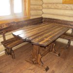 table rustique en bois