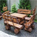 mobilier de jardin en bois - table et bancs