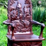 Chaise sculptée d'origine