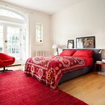 Couvre-lit rouge de style ethnique