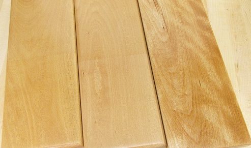 Revêtement de la même essence de bois avec des compositions différentes