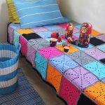 Couvre-lit tricoté pour des lits de différentes places