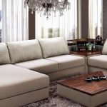 Beau grand canapé moderne aux couleurs vives