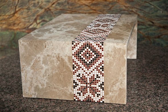 Table en marbre en forme de serviette
