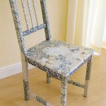 Beau décor d'une chaise en forme de mosaïque à découpage