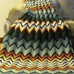 Grand zigzag à carreaux lumineux de fils multicolores