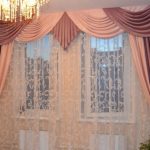 Pelmet et rideaux bicolores en couleur