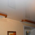 Rideaux de plafond pour plafonds tendus à montage ouvert