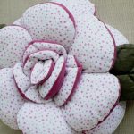 Fleur en forme de fleur blanc-rose
