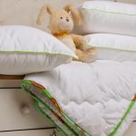 Oreillers et couvertures pour bébé inclus