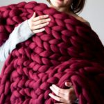 Couverture chaude en laine naturelle de couleur bordeaux
