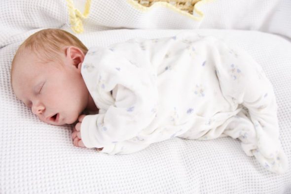 Bébé devrait dormir sans oreiller