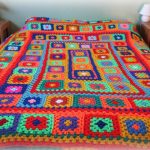Immense couverture sur un lit de laine