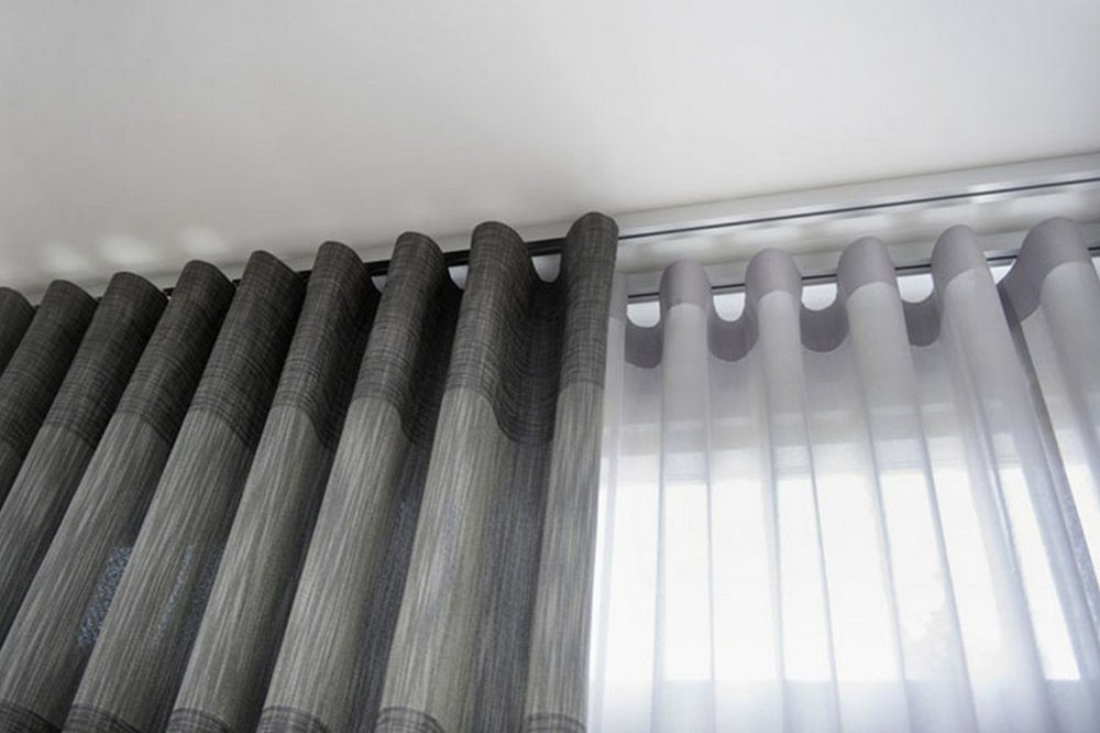 tringle à rideau en aluminium avec rideaux lourds