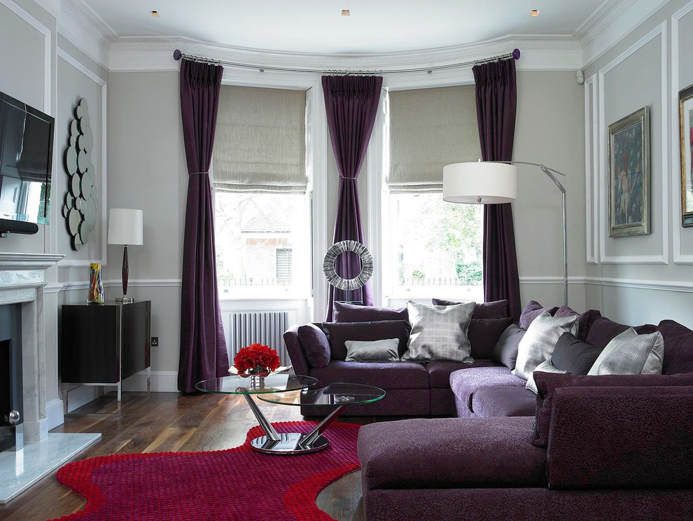 rideaux sur la baie vitrée violet
