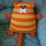 oreiller chat tricoté